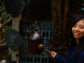 alice-ringing-bell_4908907391_o.jpg