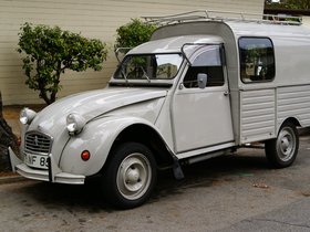 old-delivery-car_4908886187_o.jpg