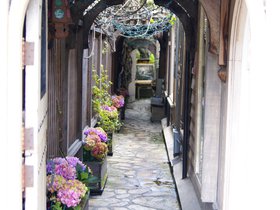 walkway_4909471224_o.jpg