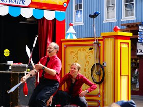leap-frog-sword-juggling_4911895910_o.jpg