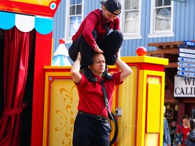 street-performers-at-pier-39_4911917090_o.jpg