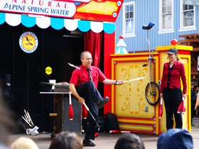 sword-juggling_4911887118_o.jpg