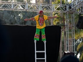 ladder-balancing_4933585007_o.jpg