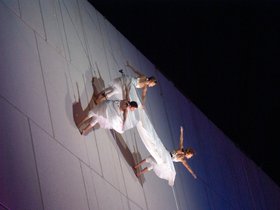 dancing-on-a-wall_5047701672_o.jpg