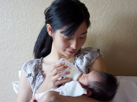 aunt-brenda-feeding-serena_8133820815_o.jpg