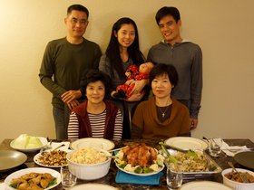 family-at-thanksgiving-dinner_8299659038_o.jpg