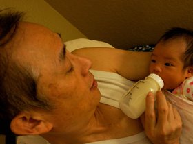 grandpa-feeding-serena_8133851740_o.jpg