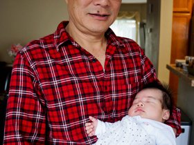 grandpa-holding-serena_8206959149_o.jpg